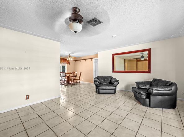 9064 NW 23rd Pl, Coral Springs FL 33065