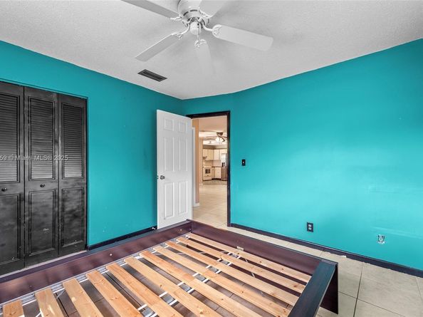 9064 NW 23rd Pl, Coral Springs FL 33065