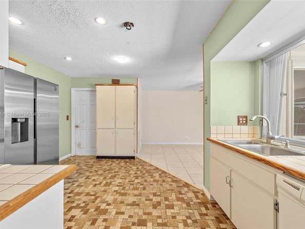 9064 NW 23rd Pl, Coral Springs FL 33065