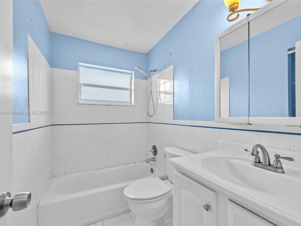 9064 NW 23rd Pl, Coral Springs FL 33065