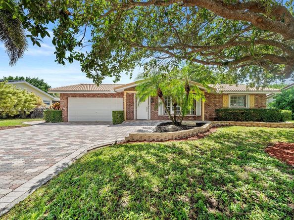 9064 NW 23rd Pl, Coral Springs FL 33065