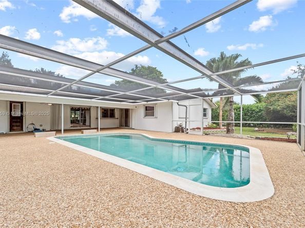 9064 NW 23rd Pl, Coral Springs FL 33065