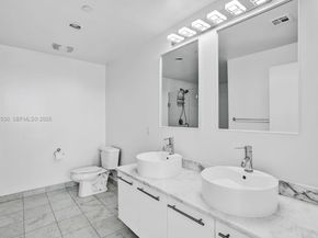 888 Biscayne Blvd 2904, Miami FL 33132