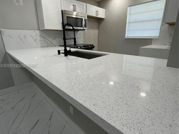 5102 NW 36th St 605, Lauderdale Lakes FL 33319