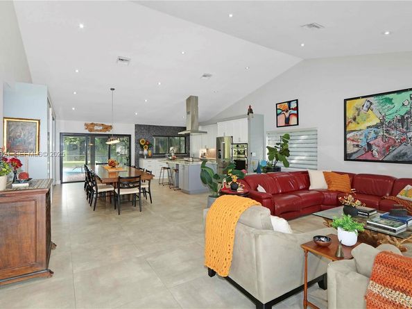 10255 SW 96th Ter, Miami FL 33176