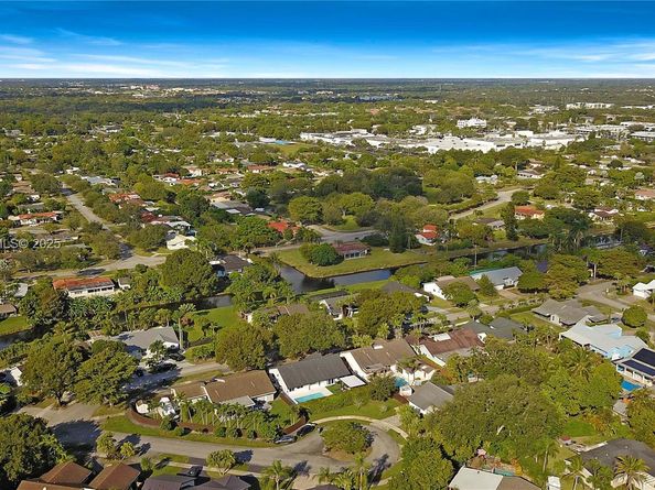 10255 SW 96th Ter, Miami FL 33176