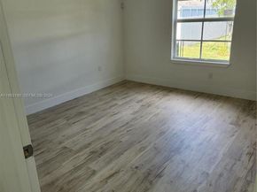 22065 Miami Ave, Miami FL 33170