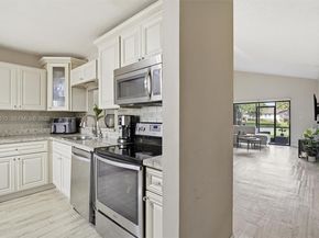 657 Racquet Club Rd 2, Weston FL 33326