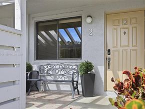 657 Racquet Club Rd 2, Weston FL 33326