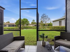 657 Racquet Club Rd 2, Weston FL 33326