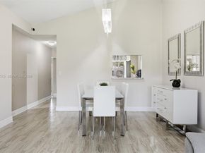 657 Racquet Club Rd 2, Weston FL 33326