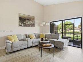 657 Racquet Club Rd 2, Weston FL 33326