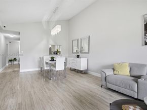 657 Racquet Club Rd 2, Weston FL 33326