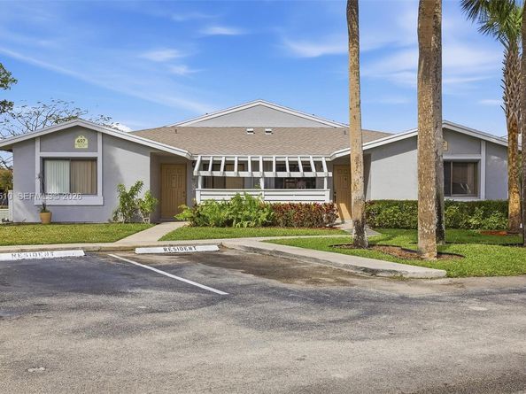 657 Racquet Club Rd 2, Weston FL 33326