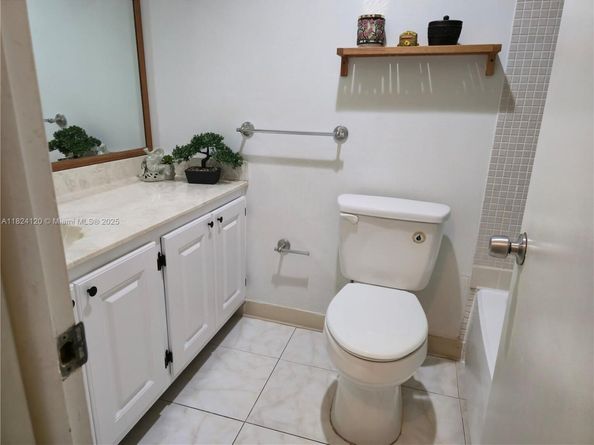 9410 S Meadows Cir, Miramar FL 33025