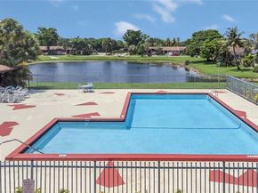 9410 S Meadows Cir, Miramar FL 33025
