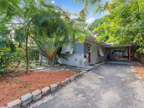 1219-1221 NE 18th Ave, Fort Lauderdale FL 33304