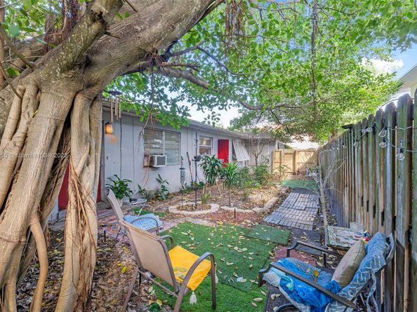 1219-1221 NE 18th Ave, Fort Lauderdale FL 33304