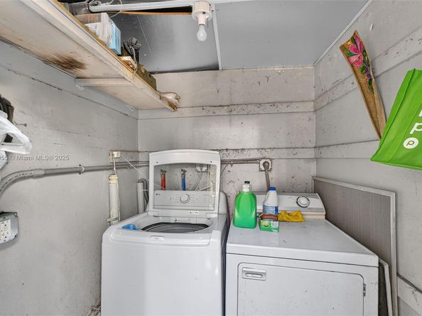 1219-1221 NE 18th Ave, Fort Lauderdale FL 33304