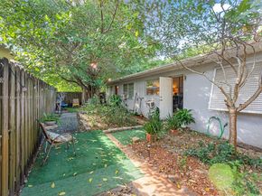 1219-1221 NE 18th Ave, Fort Lauderdale FL 33304