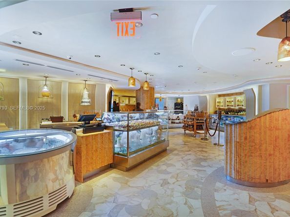 4391 Collins Ave 1814, Miami Beach FL 33140