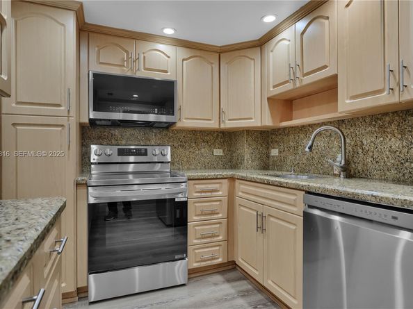 5005 Collins Ave 402, Miami Beach FL 33140