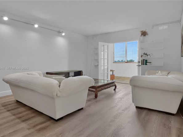 5005 Collins Ave 402, Miami Beach FL 33140