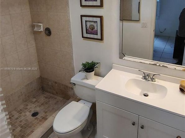 6260 S Falls Cir Dr 312, Lauderhill FL 33319