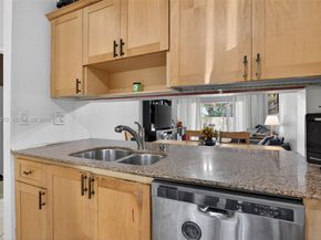 802 NW 79th Ter, Plantation FL 33324