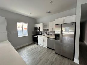 1822 NW 4th St, Miami FL 33125