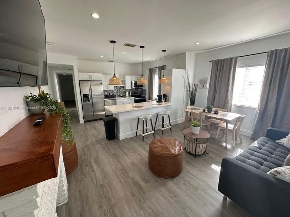 1822 NW 4th St, Miami FL 33125