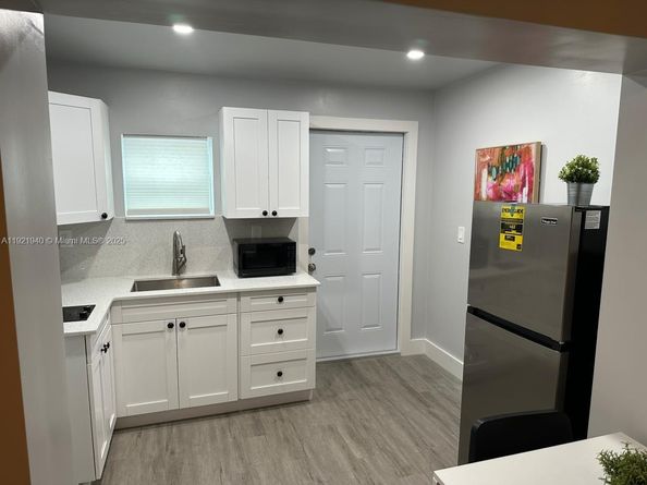 1822 NW 4th St, Miami FL 33125