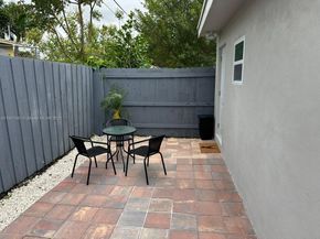 1822 NW 4th St, Miami FL 33125