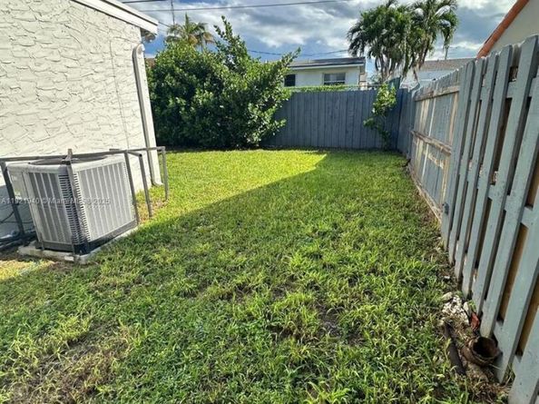 1822 NW 4th St, Miami FL 33125