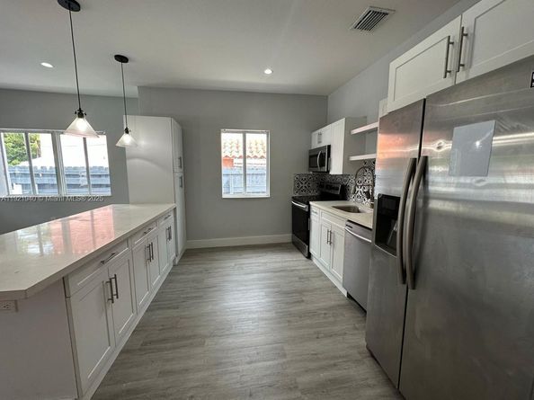 1822 NW 4th St, Miami FL 33125