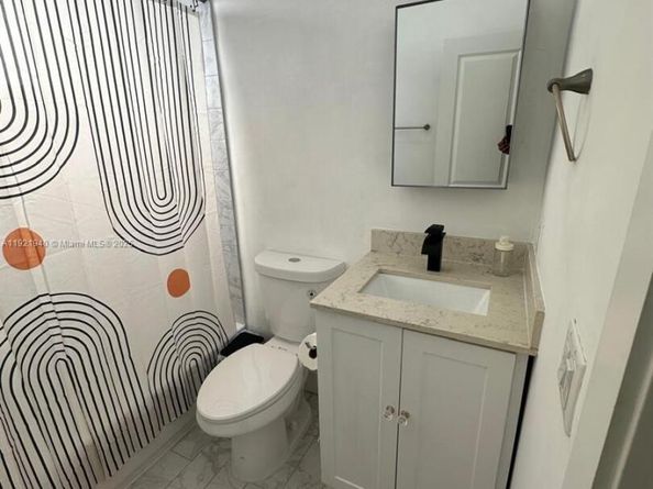 1822 NW 4th St, Miami FL 33125