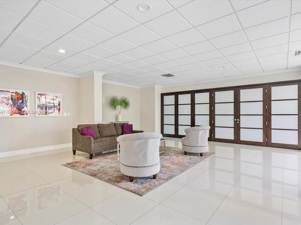 2049 S Ocean Dr 210, Hallandale Beach FL 33009