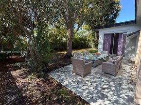 8370 NW 26th St, Sunrise FL 33322