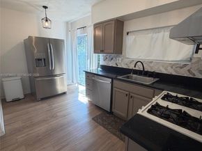 8370 NW 26th St, Sunrise FL 33322