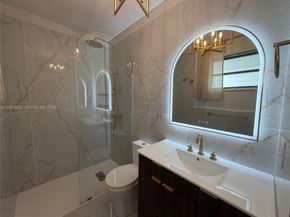 8370 NW 26th St, Sunrise FL 33322