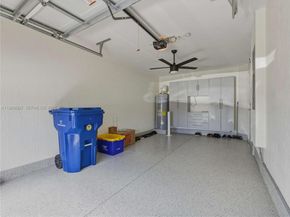 6011 Woods Edge Cir 6011, Riviera Beach FL 33410