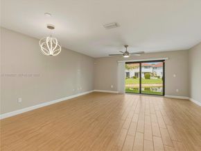6011 Woods Edge Cir 6011, Riviera Beach FL 33410