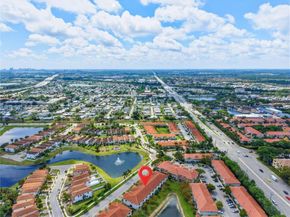 6011 Woods Edge Cir 6011, Riviera Beach FL 33410