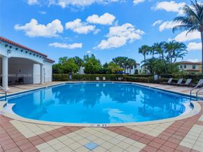 6011 Woods Edge Cir 6011, Riviera Beach FL 33410