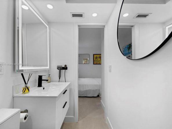345 Ocean Dr 326, Miami Beach FL 33139