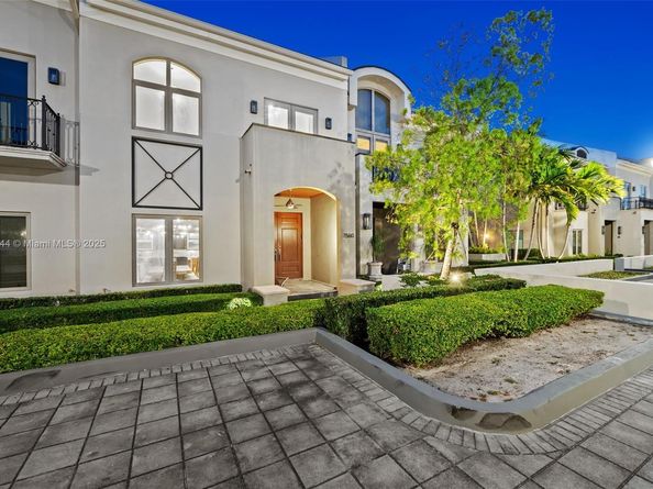 7560 SW 56th Ct, Miami FL 33143