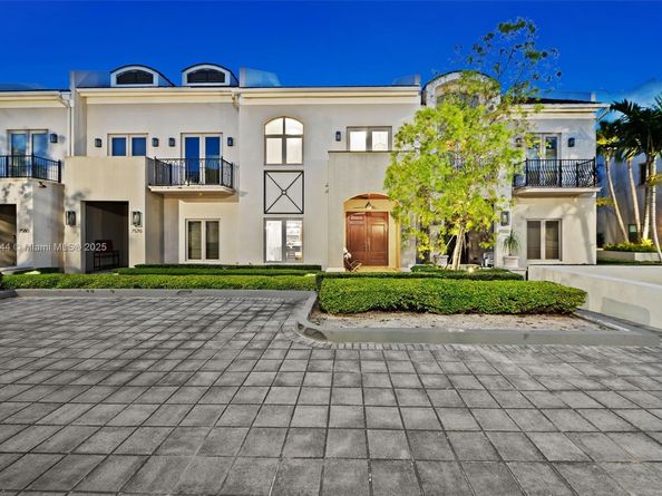 7560 SW 56th Ct, Miami FL 33143