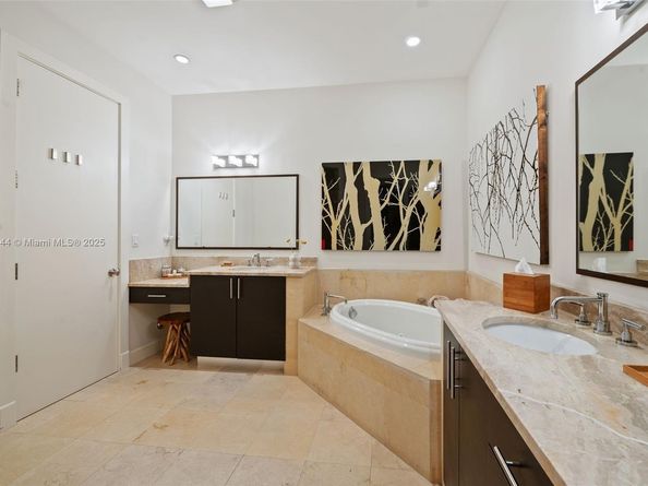 7560 SW 56th Ct, Miami FL 33143