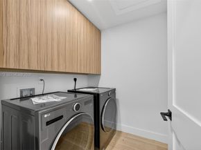 10380 SW 56th Ter, Miami FL 33173