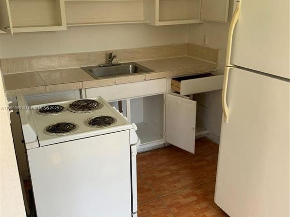 1987 NE 171st St, North Miami Beach FL 33162